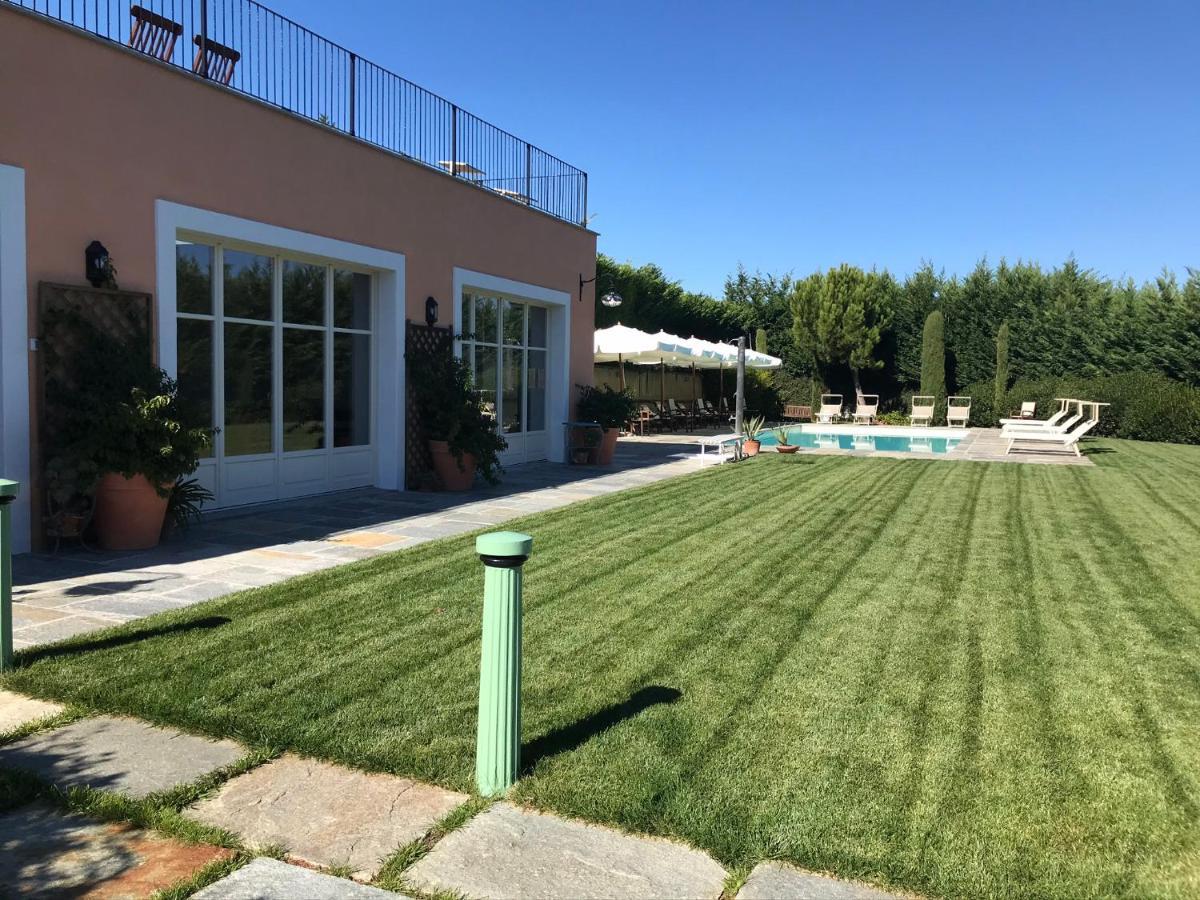 Villa Bricco Dei Cogni La Morra Exterior photo